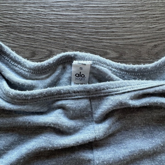 ALO Yoga Light Gray Twist Front Long Sleeve Top - Picture 3 of 3